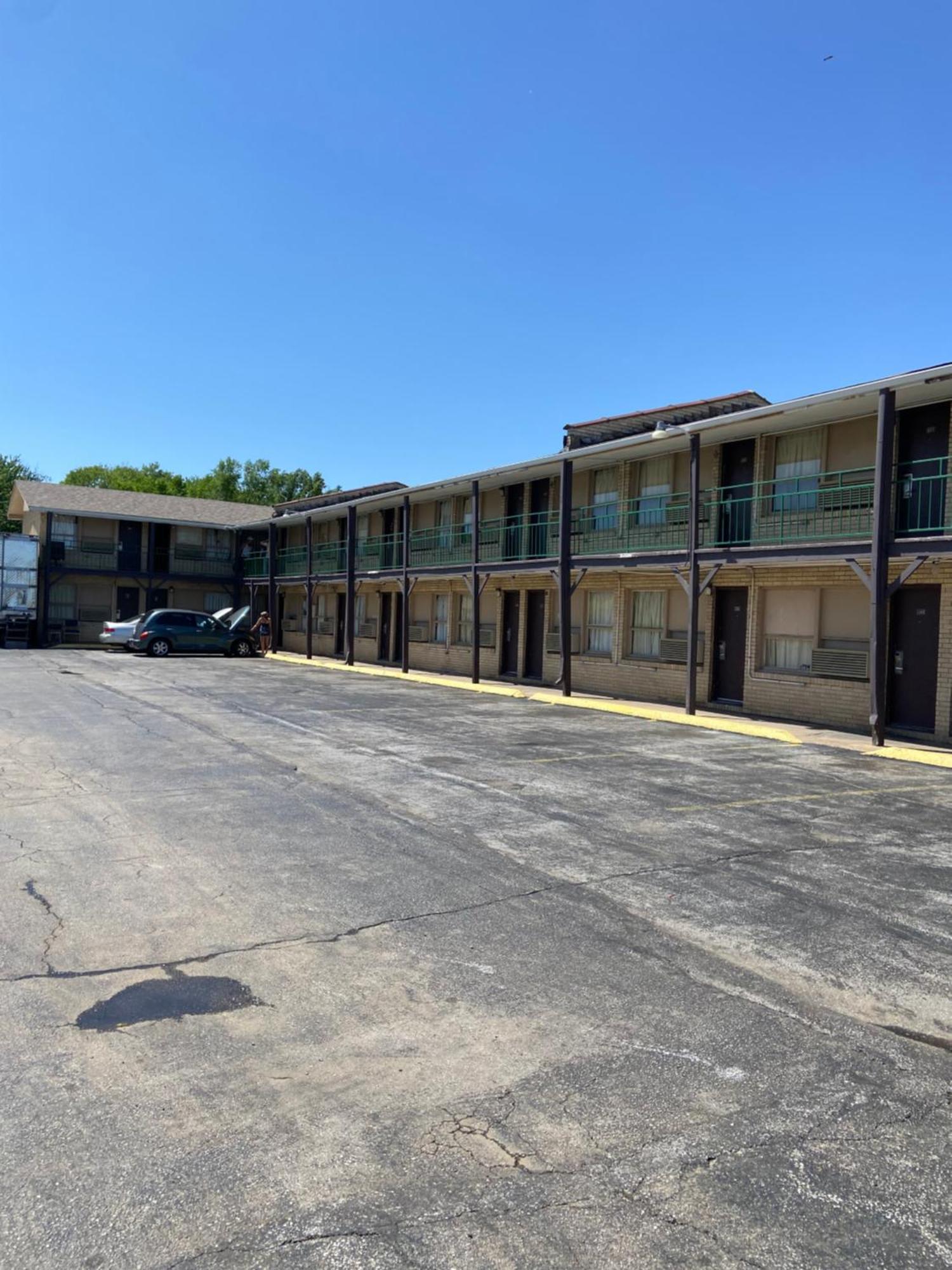 Glenstone Place Extended Stay Motel 斯普林菲尔德 外观 照片
