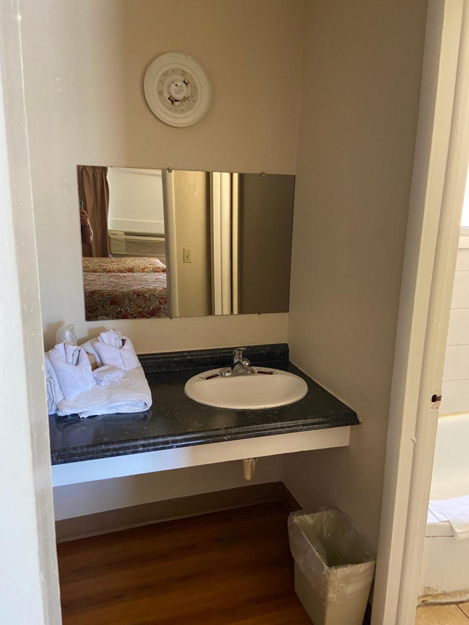 Glenstone Place Extended Stay Motel 斯普林菲尔德 外观 照片