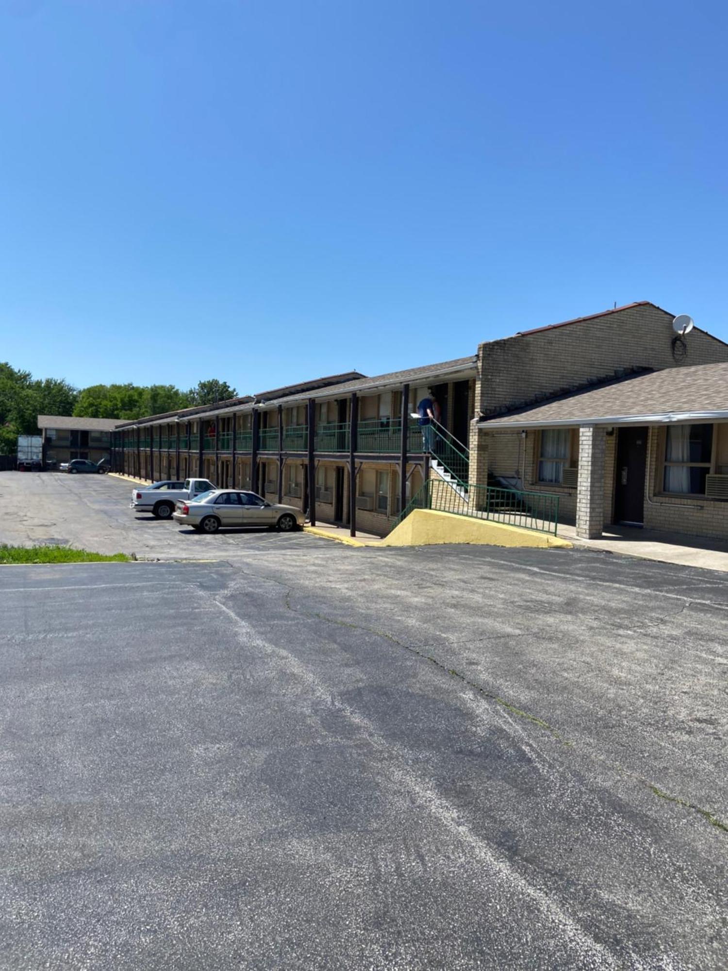 Glenstone Place Extended Stay Motel 斯普林菲尔德 外观 照片